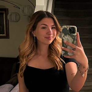 Meet your Posher, Anastasia